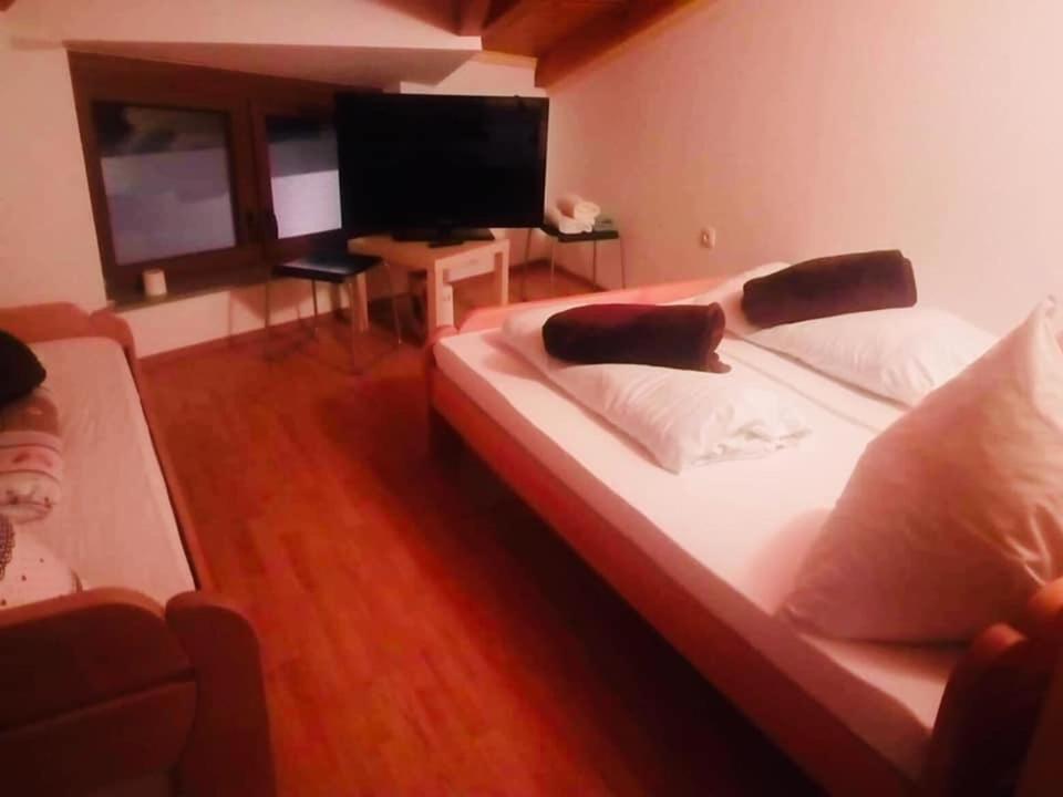 Omladinski Hotel Rostovo Bugojno Extérieur photo